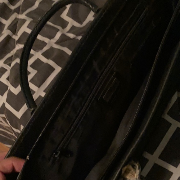 Bundle of Handbags: Danier and Topshop - Picture 11 of 15